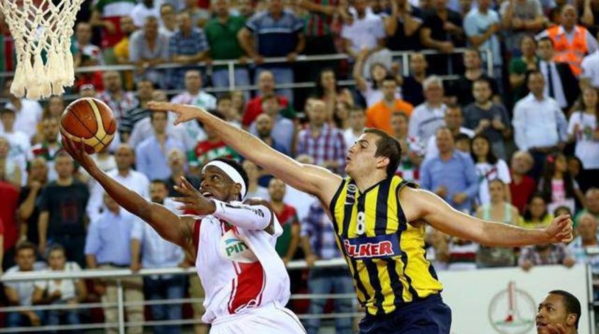 Pınar Karşıyaka Fenerbah&ccedil;e'yi eledi, tarih yazdı