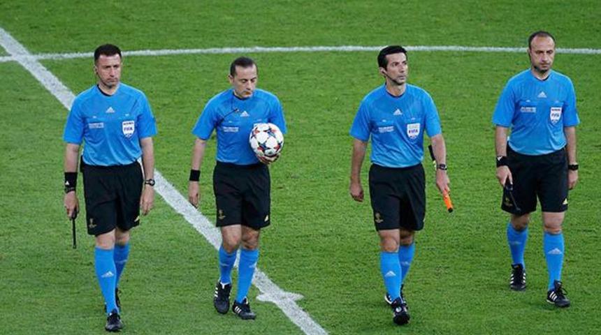  C&uuml;neyt &Ccedil;akır tarihe ge&ccedil;ti