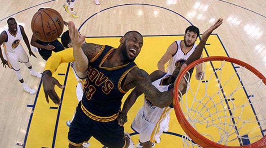 LeBron Golden State'i salladı... Yıkamadı!