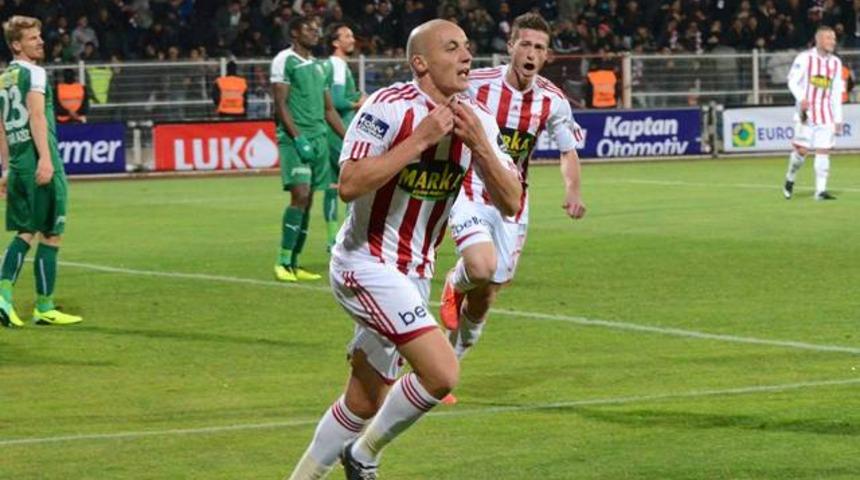 Galatasaray'da Aatif Chahechouhe sesleri