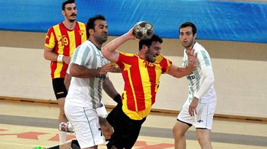 G&ouml;ztepe'de iki imza