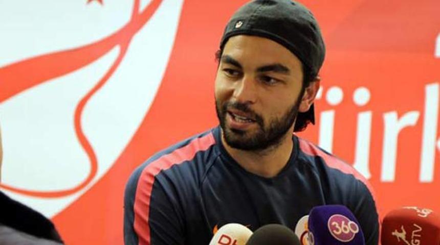 Sel&ccedil;uk İnan: "Terim isteyince Burak Yılmaz'ı aradım..."