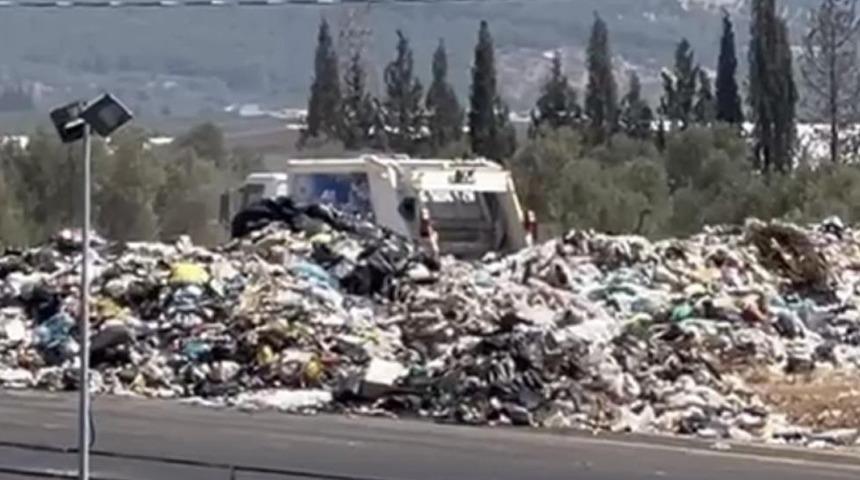 İzmir Kemalpaşa'da çöp dağları oluştu