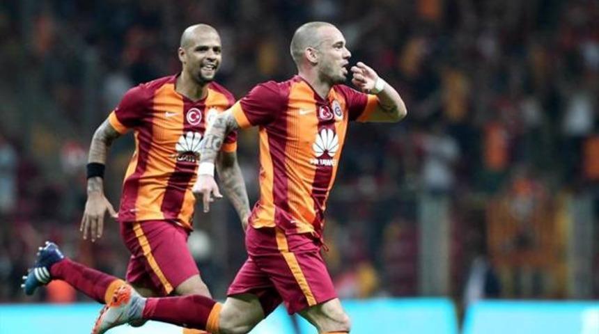 Galatasaray Felipe Melo ve Sneijder'in menajerlerini &ccedil;ağırdı!