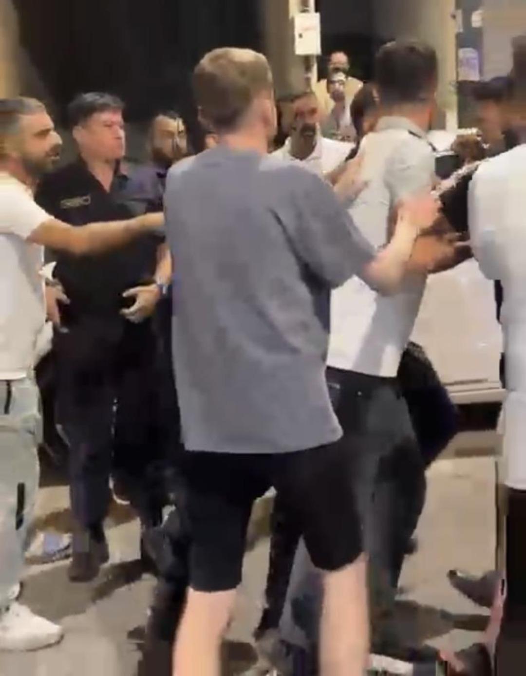 İzmir de GBT kontrolünde jandarmaya saldırdılar! Böyle tehdit etti: "Seni sivilken vururum, öldürürüm!" 3