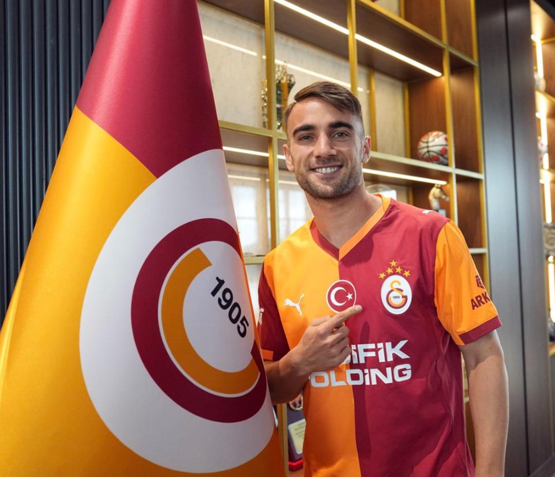 Galatasaray da beklenen oldu! Yunus Akgün ün sözleşmesi resmen uzatıldı 1