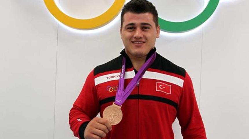 Rıza Kayaalp'tan askerlik patlaması