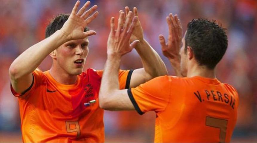 Galatasaray'dan Van Persie ve Huntelaar açıklaması