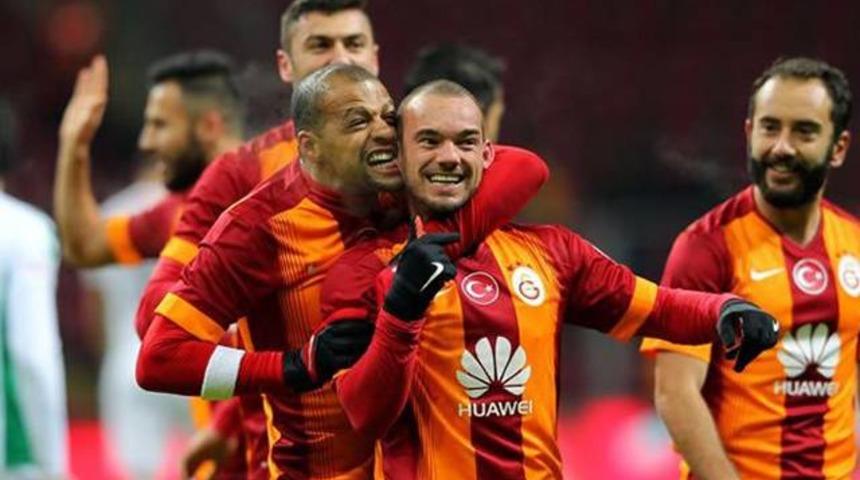 FLAŞ! Melo'nun alternatifini Sneijder buldu!