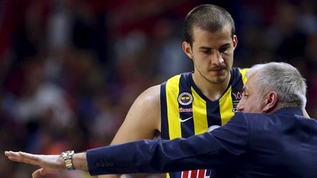 Fenerbahçe'de bir yıldız daha kaydı