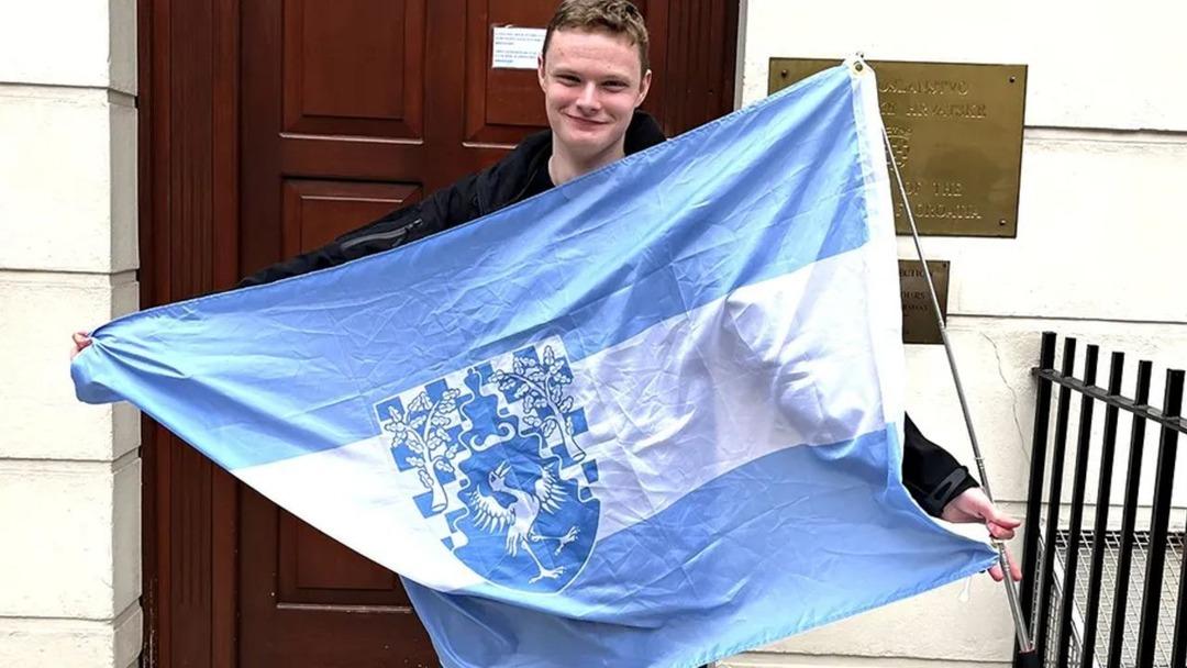 20 yaşında kendi ülkesini kurdu! 400 den fazla vatandaşı, bayrağı, cumhurbaşkanı bile var 1