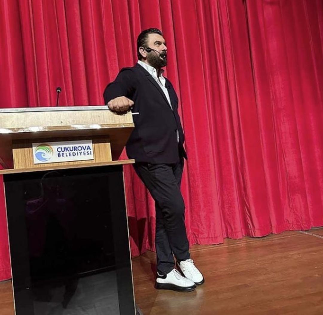 Halı yıkamacı olduğu ortaya çıkan psikolog Volkan Uçak diplomasını kaça aldığını açıkladı! Mesajlarda her şey ortaya çıktı 3