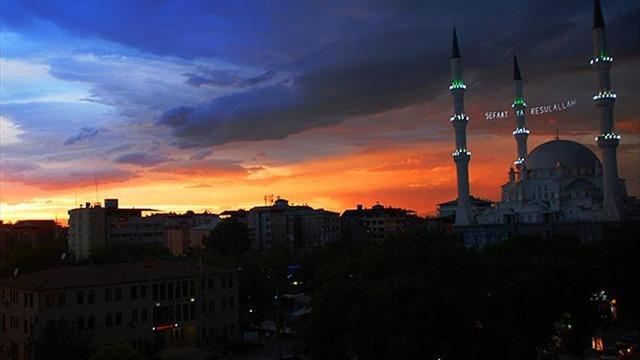 İstanbul'da ezan vakitleri: 6 Ağustos 2025 ibadete saatleri