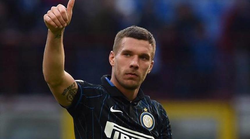 Podolski Galatasaray'a haber g&ouml;nderdi