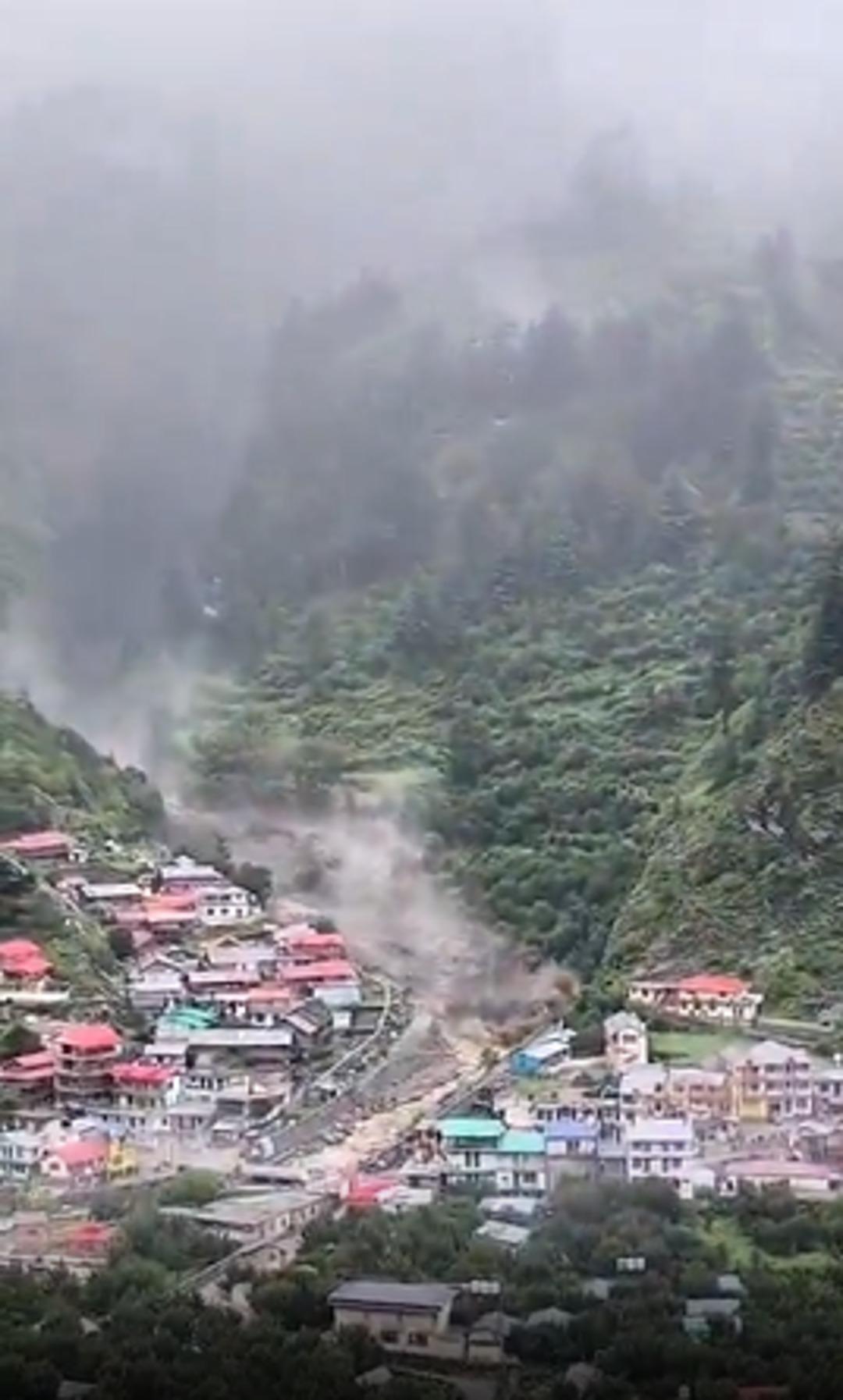 Hindistan da sel felaketi! 100 e yakın kişiden haber alınamıyor! Ordu görevlendirildi 1