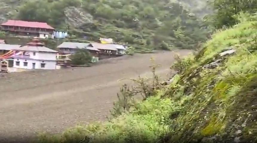 Hindistan'da sel felaketi! 100'e yakın kişiden haber alınamıyor! Ordu görevlendirildi