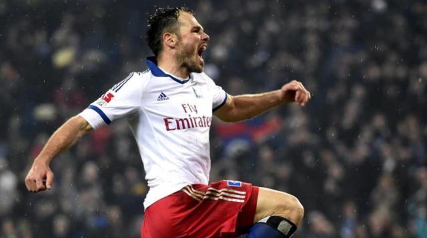 Beşiktaş ve Galatasaray Westermann i&ccedil;in yarışta