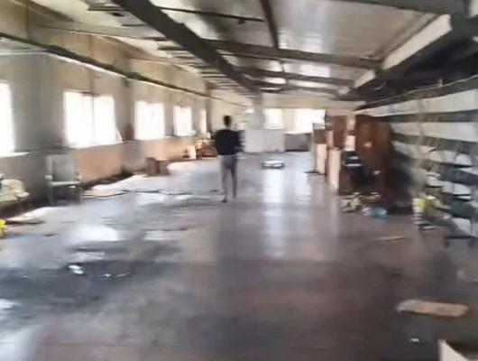 İşçileri izne çıkartan kardeşler, fabrikayı boşaltıp ortadan kayboldu
