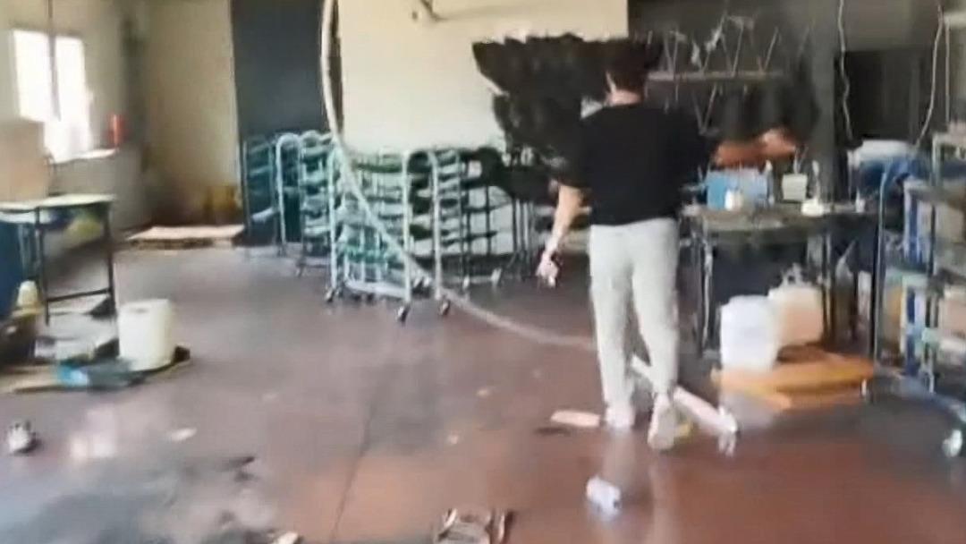 Yer: Bahçelievler! İşçileri izne çıkartan kardeşler, fabrikayı boşaltıp ortadan kayboldu... "Nereye kaçtıklarını bilmiyoruz, mağduruz" 1