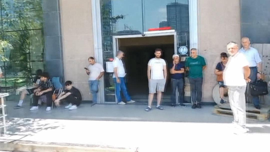 Yer: Bahçelievler! İşçileri izne çıkartan kardeşler, fabrikayı boşaltıp ortadan kayboldu... "Nereye kaçtıklarını bilmiyoruz, mağduruz" 2