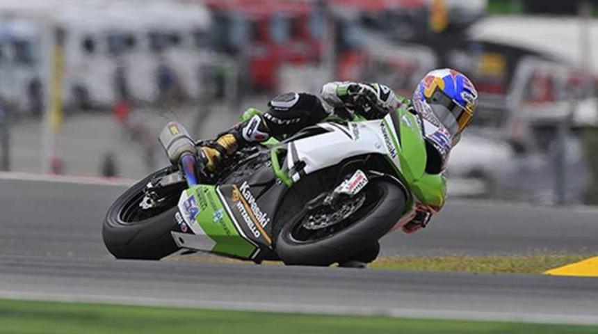 Sofuoğlu d&uuml;şt&uuml;, Cluzel kazandı!