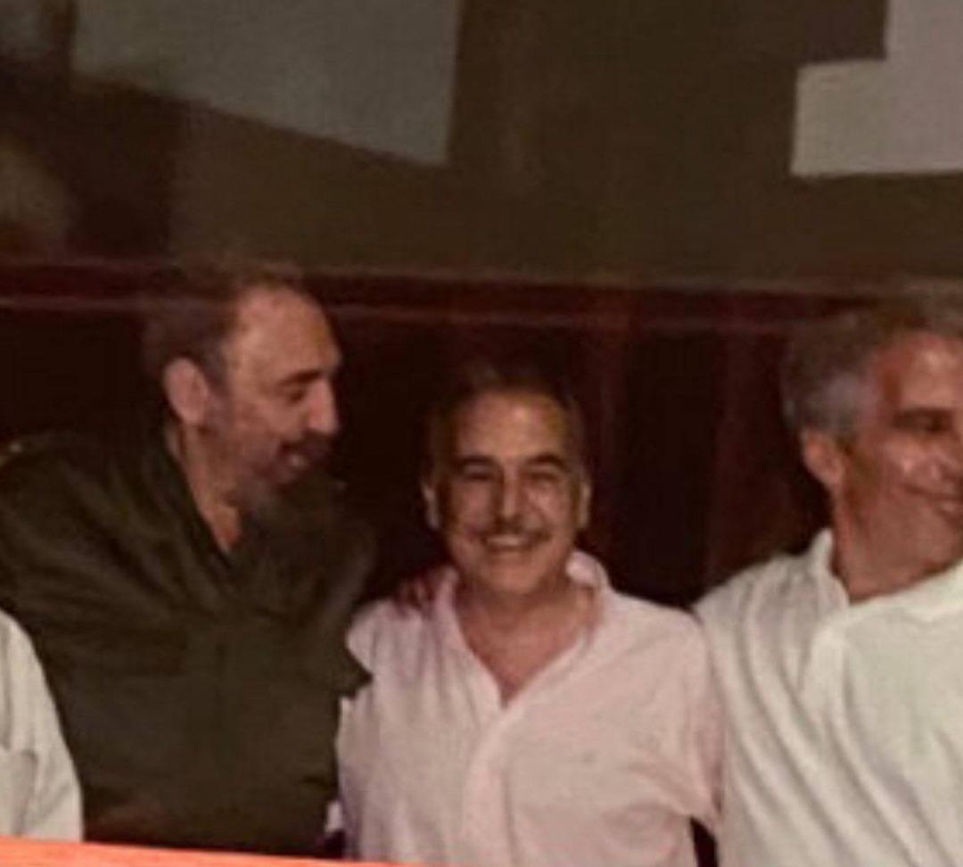 Dünya bu fotoğrafları konuşuyor! Pedofili Epstein’ın eviden çıktı! Muhammed Bin Selman, Elon Musk, Fidel Castro... 4