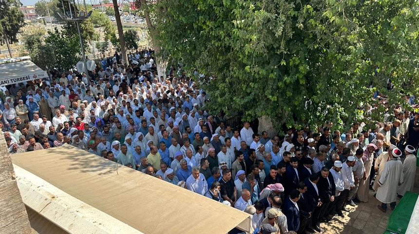 Sivas'taki trafik kazasında hayatını kaybeden 4 kişinin cenazesi Şanlıurfa'da toprağa verildi