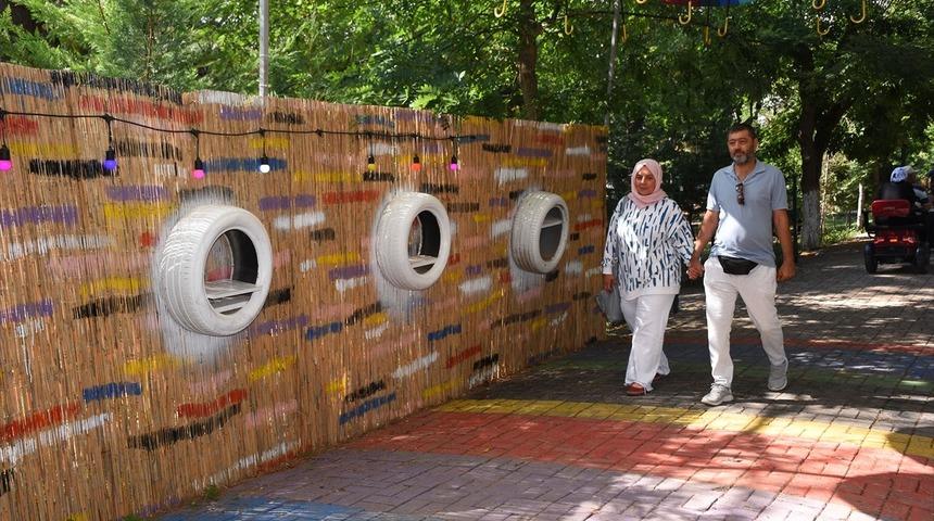 Diyaliz hastası eşine böbreğini vererek "can" oldu