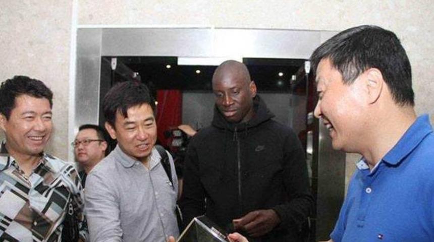 Beşiktaş, Demba Ba'yı borsaya bildirdi