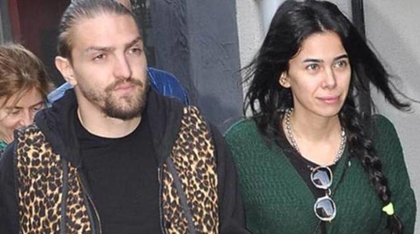 Caner Erkin eşinden boşanıyor mu?