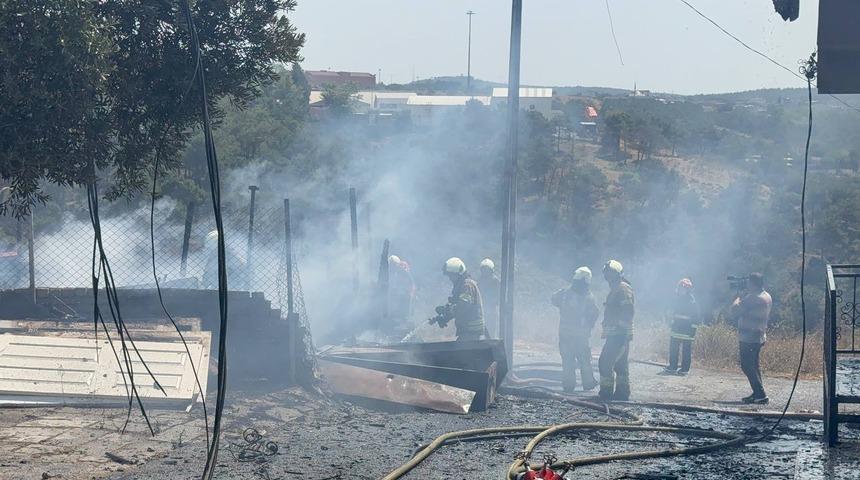 Ümraniye'de kömürlükte çıkan yangın söndürüldü