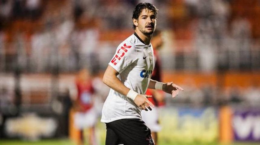 Galatasaray ve Beşiktaş'a Pato'dan k&ouml;t&uuml; haber