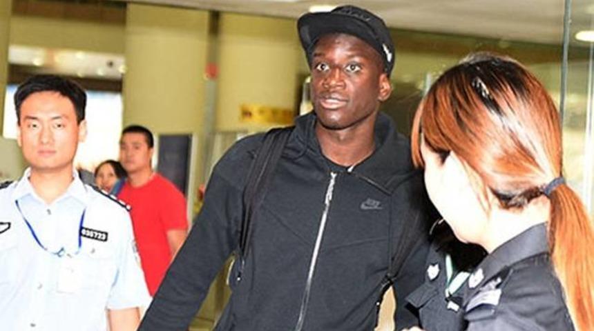 &Ccedil;inliler Demba Ba'yı ikinci kez sağlık testine sokacak