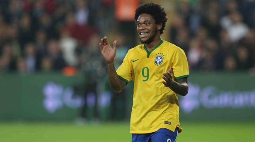 Luiz Adriano'nun menajeri konuştu! Fenerbah&ccedil;e...