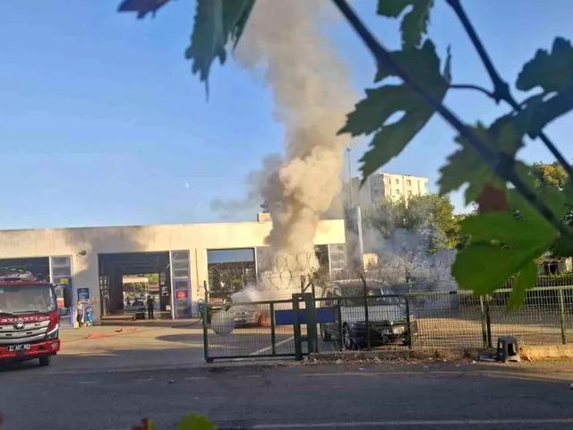 Diyarbakır'da bir şahıs otomobilini yaktı! Sebebi pes dedirtti