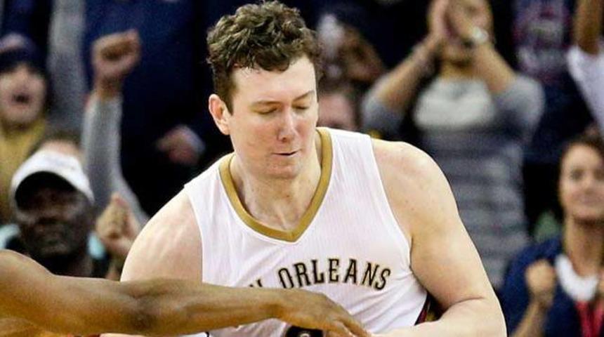 &Ouml;mer Aşık'a &ccedil;ılgın s&ouml;zleşme