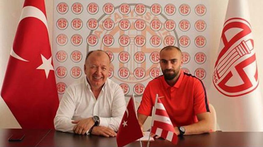 Antalyaspor Kadir Bekmezci ile imzaladı