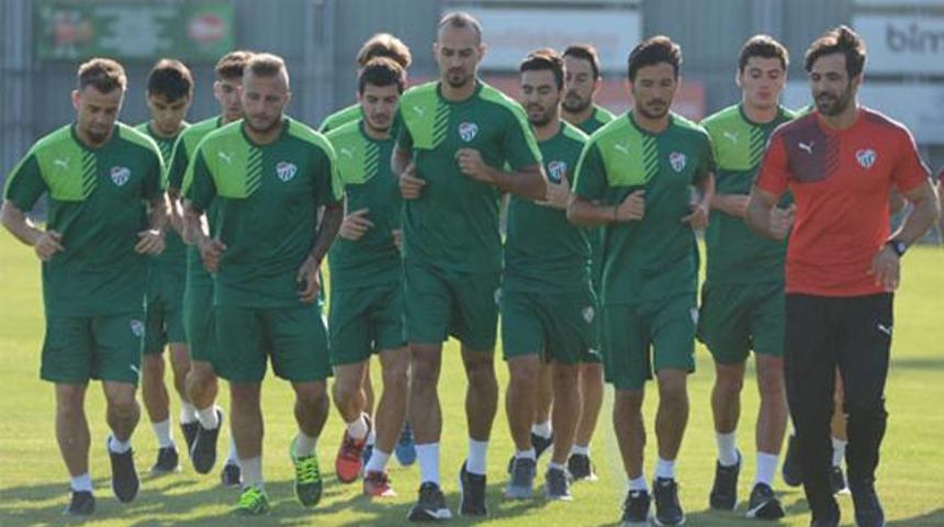 Bursaspor, 11 eksikle yeni sezona "merhaba" dedi