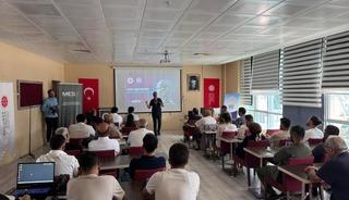 Habercilere yapay zekâ destekli medya eğitimi