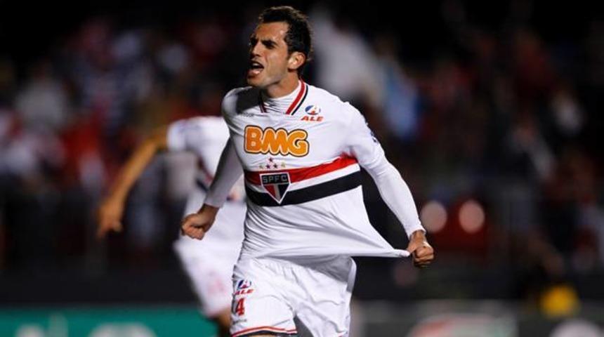 Beşiktaş Rhodolfo'yu bitiriyor