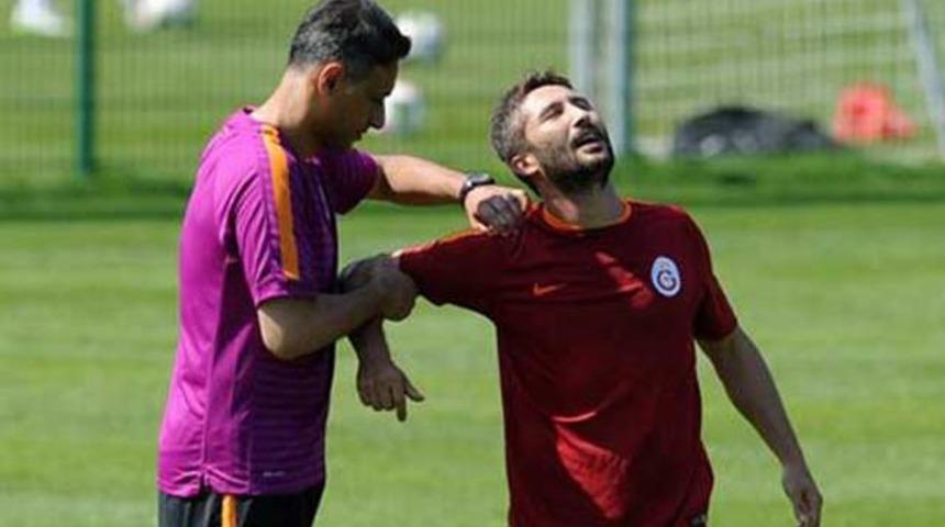 Sabri kendini sakatladı