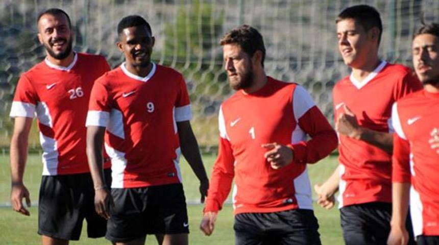 Eto'o ilk idmanına &ccedil;ıktı