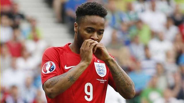 Liverpool taraftarı Sterling'i internetten satışa çıkardı