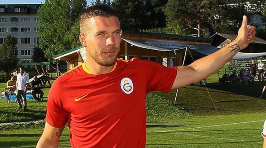 Podolski'den Nani ve Van Persie cevabı