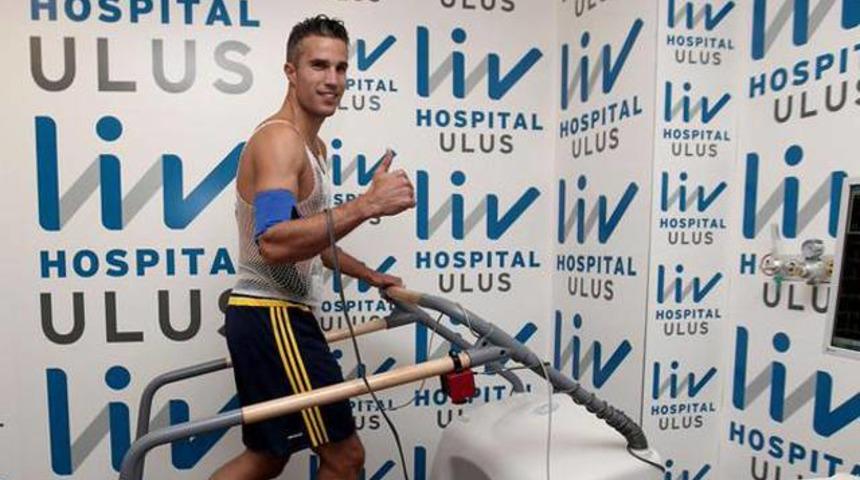 Robin van Persie sağlık kontrolünden geçti