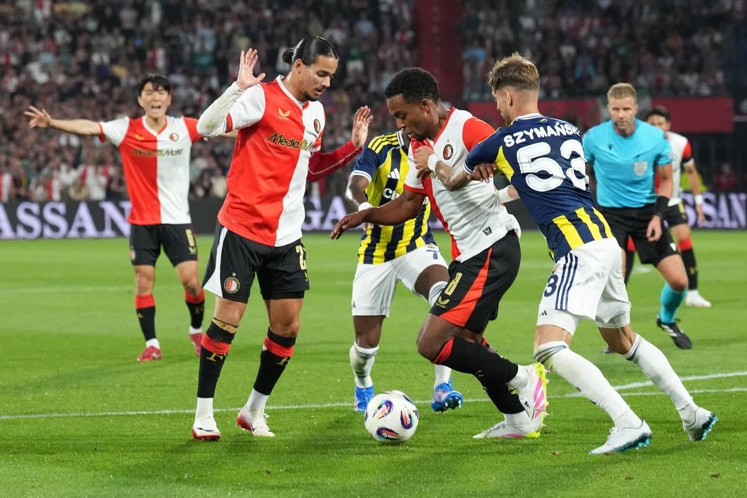 Fenerbahçe de Feyenoord yenilgisi sonrası teknik direktör Jose Mourinho transfer dedi! Yönetime sitem etti...   Hızlı oyuncumuz yok!   2