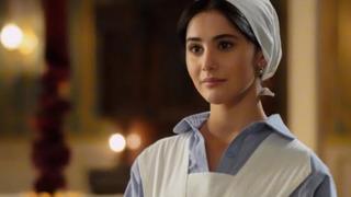 Şakir Paşa Ailesi'nin Sümbül'ü Helin Kandemir özel çekim için kamera karşısına geçti! Peş peşe bikinili pozlar... 