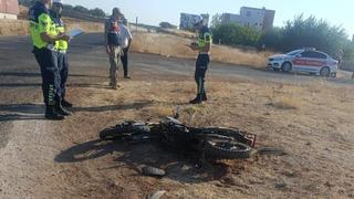 Otomobile çarpan motosikletin sürücüsü ağır yaralandı