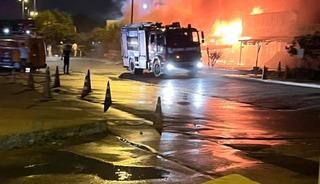 Kartal'da balıkçı barınağı alev alev yandı