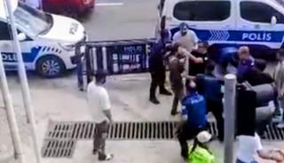 İki grup arasında kavga! Ortalık savaş alanına döndü